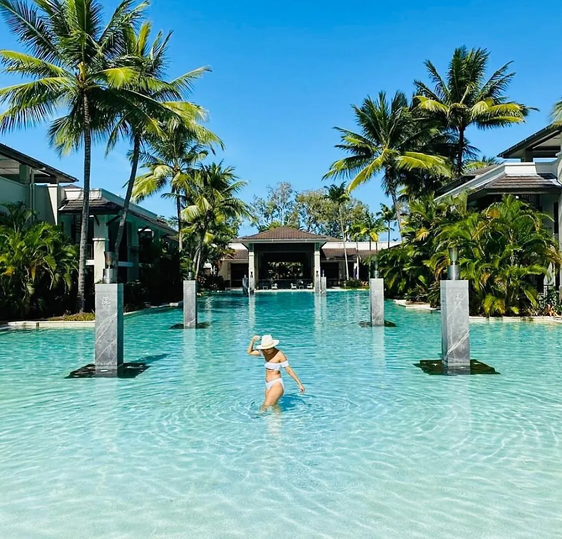 Tropical Lagoon Swimout - Sea Temple Resort & Spa Port Douglas Apartmán